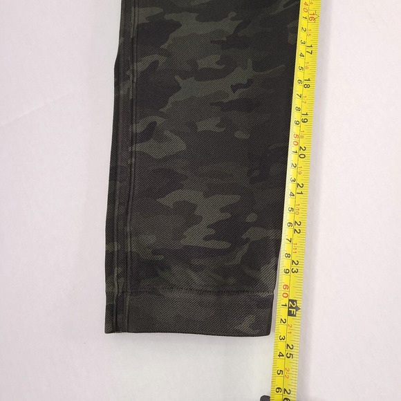 SPANX Look At Me Now Seamless Leggings XL Green Camo High Waist Full Length - Picture 10 of 10